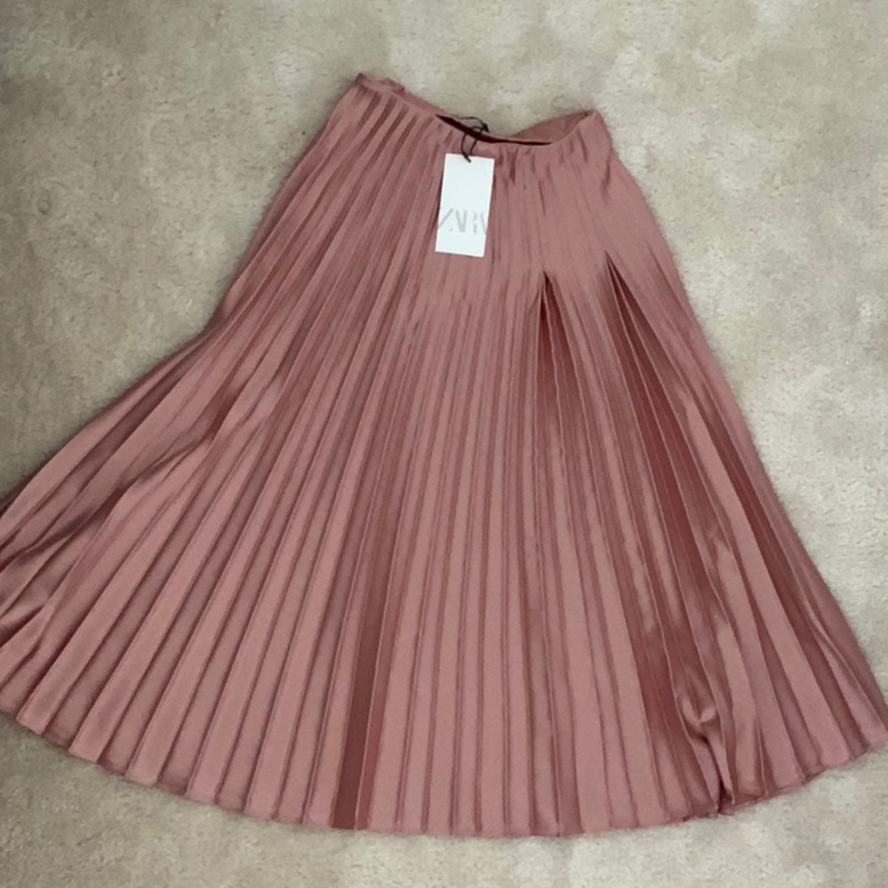 COPY - Brand new pink pleated maxi skirt